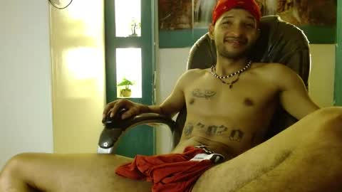 Snapshot of apolo_98 chatting on December 6, 2024, 6:50 pm APOLO online show from December 6, 2024, 6:50 pm