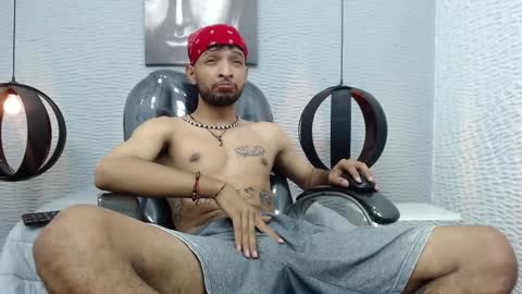 Snapshot of apolo_98 chatting on December 27, 2024, 1:18 pm APOLO online show from December 27, 2024, 1:18 pm
