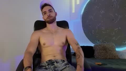 Apolo Lux  online show from February 10, 2026, 8:57 pm