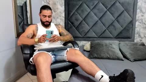 Apolo online show from September 21, 2025, 9:38 pm