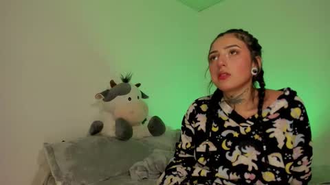 Lola  Apolo online show from September 9, 2025, 3:06 am