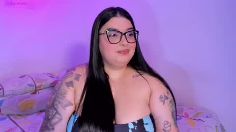 Snapshot of apriilpeach_ chatting on February 14, 2026, 2:41 am Maria online show from February 14, 2026, 2:41 am