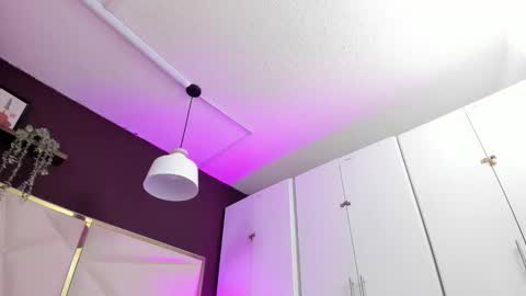 April online show from November 8, 2025, 11:21 am