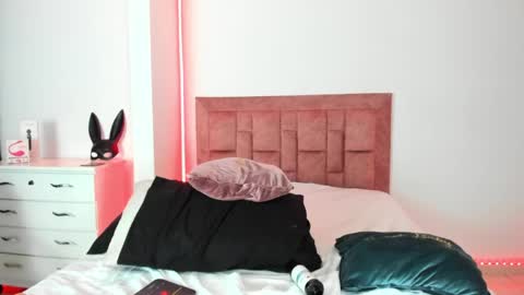 april collinsxx online show from May 15, 2026, 10:50 pm