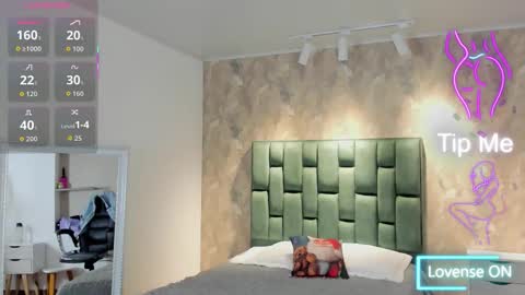  April  online show from November 14, 2025, 11:53 am