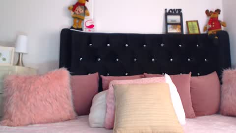 Snapshot of april_harrys chatting on December 28, 2024, 6:08 pm April online show from December 28, 2024, 6:08 pm