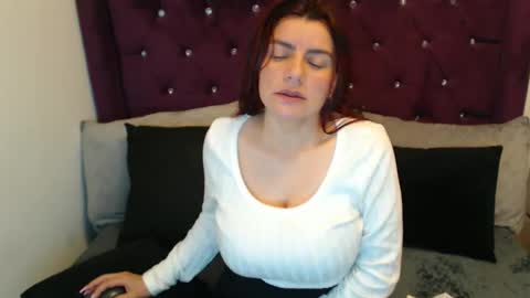 Snapshot of april_harrys chatting on September 21, 2025, 4:08 pm April online show from September 21, 2025, 4:08 pm