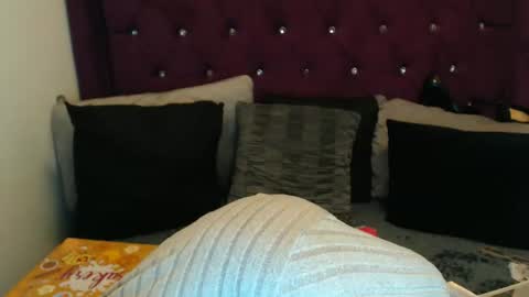 Snapshot of april_harrys chatting on October 1, 2025, 2:56 pm April online show from October 1, 2025, 2:56 pm