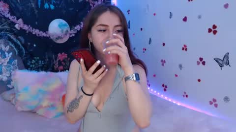 april_l6 online show from September 9, 2025, 10:20 pm