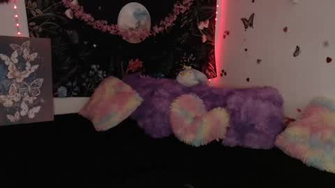 april_l6 online show from November 23, 2025, 9:47 pm