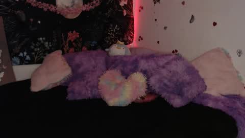 april_l6 online show from December 3, 2025, 11:14 pm