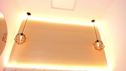 April online show from November 13, 2025, 6:23 am