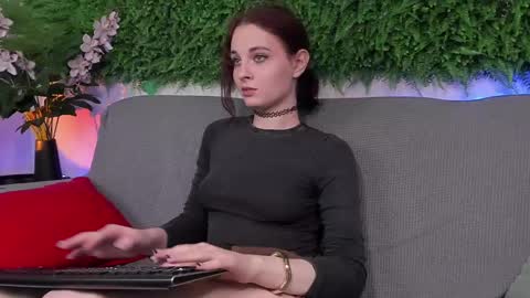 April online show from March 5, 2025, 10:32 pm