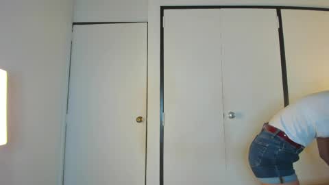 aprilgrey111 online show from April 15, 2026, 12:23 pm