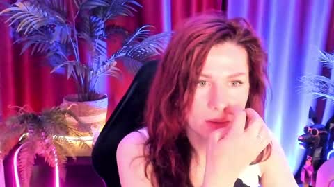 aprill_o_nill online show from April 29, 2026, 4:33 pm