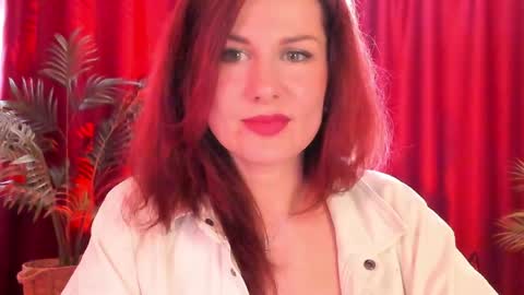 aprill_o_nill online show from May 5, 2026, 2:14 pm