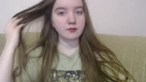 Josefin online show from November 11, 2025, 4:23 am