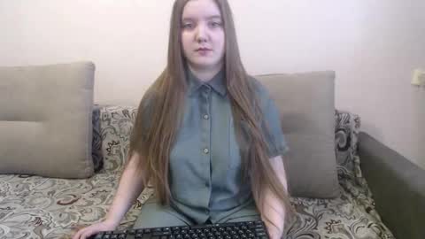 Josefin online show from February 3, 2026, 7:57 am