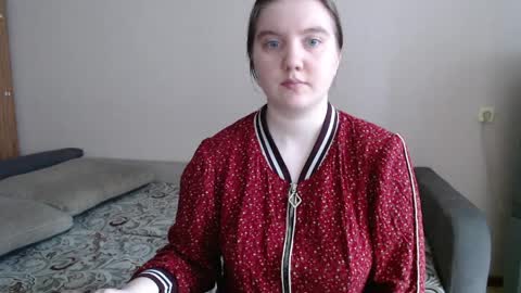 Josefin online show from April 8, 2026, 4:23 am