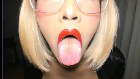 Alicia online show from October 12, 2025, 5:12 pm