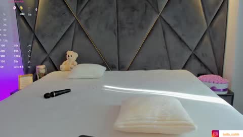 IsaBella online show from March 5, 2025, 8:32 am