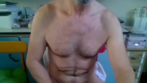 aragon3000 online show from November 9, 2025, 1:31 pm