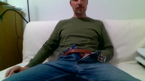 aragon9999 online show from November 12, 2025, 4:51 pm