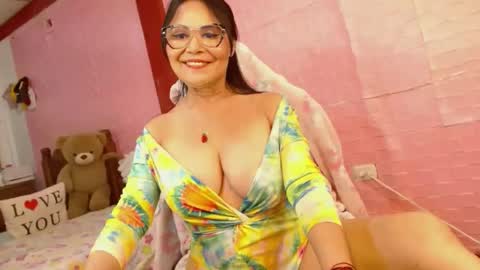 Snapshot of aranza_sexy chatting on February 21, 2025, 1:11 pm Aranza online show from February 21, 2025, 1:11 pm