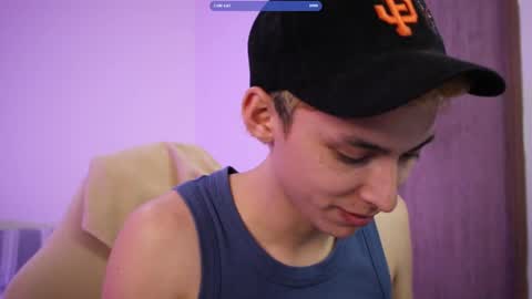 Snapshot of archi_love chatting on October 18, 2025, 2:47 am ARCHIBALDO online show from October 18, 2025, 2:47 am