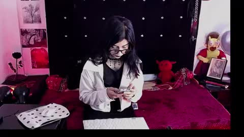 Ardat lili69 online show from May 27, 2026, 1:41 pm