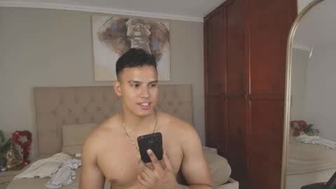 Snapshot of areslevi chatting on May 18, 2026, 7:20 pm ares levi online show from May 18, 2026, 7:20 pm