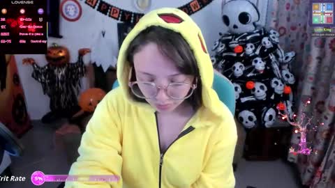 Snapshot of aria_alaia chatting on October 8, 2025, 3:15 am Linda online show from October 8, 2025, 3:15 am