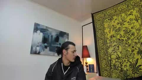 aria y orien  online show from October 9, 2025, 10:57 am