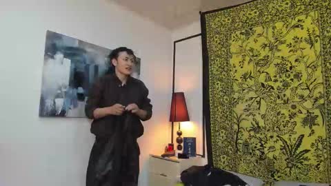 aria y orien  online show from October 12, 2025, 10:58 am