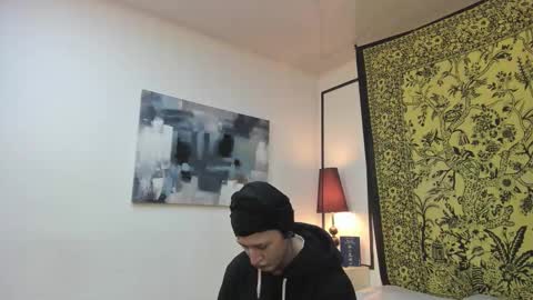 aria y orien  online show from November 25, 2025, 11:10 am