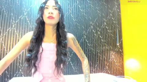 Aria Millers  online show from September 18, 2025, 11:45 am