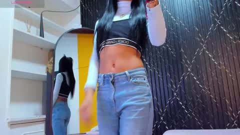 Aria Millers  online show from October 2, 2025, 11:39 am