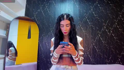 Aria Millers  online show from October 4, 2025, 12:03 pm