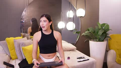 Ariaa online show from April 14, 2026, 6:58 pm