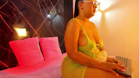 AriaBelle1 online show from June 4, 2026, 7:20 pm