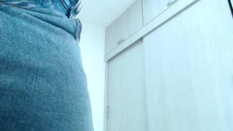 ariacoral online show from October 17, 2025, 1:03 pm