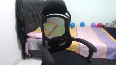 Snapshot of ariadna_6 chatting on May 4, 2026, 6:04 pm ...Ariana... online show from May 4, 2026, 6:04 pm