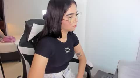 Snapshot of ariadna_boneville chatting on February 16, 2026, 9:44 pm A R I A D N A online show from February 16, 2026, 9:44 pm