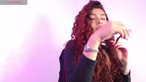 Snapshot of ariadna_tr chatting on January 2, 2025, 6:12 pm Ari online show from January 2, 2025, 6:12 pm