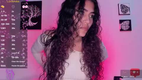 Snapshot of ariadna_tr chatting on November 26, 2025, 10:22 pm Ari online show from November 26, 2025, 10:22 pm