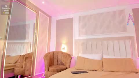 ariana_colleman online show from June 3, 2026, 2:33 pm
