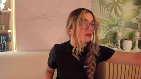 Ari online show from November 9, 2025, 3:05 am