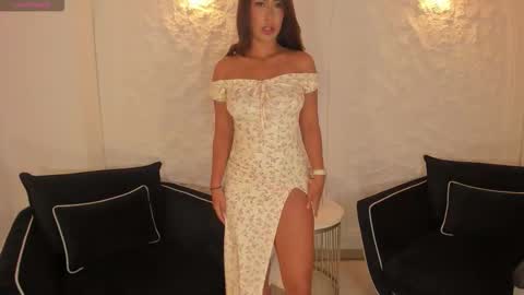 Ariana Dumont online show from November 10, 2025, 12:04 pm