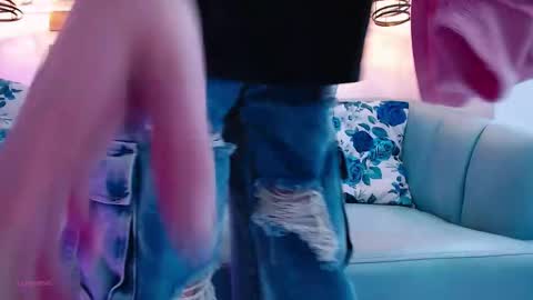 Ari  online show from October 5, 2025, 12:58 pm