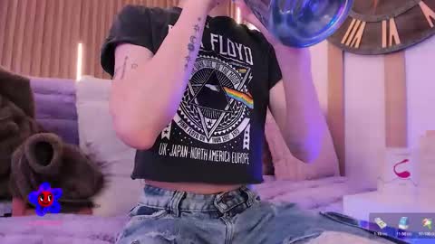 Ari  online show from November 15, 2025, 1:07 pm